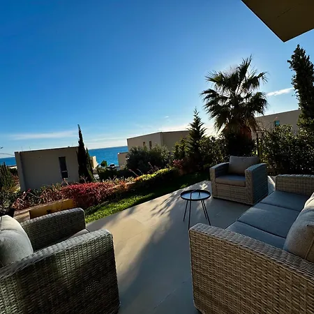 Celine, Coast Vila